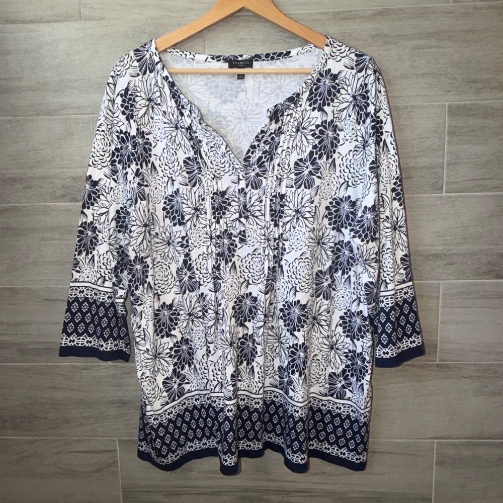 Talbots Floral V-Neck Tunic Top Size 2X Navy & White Pintuck Detail 3/4 Sleeve